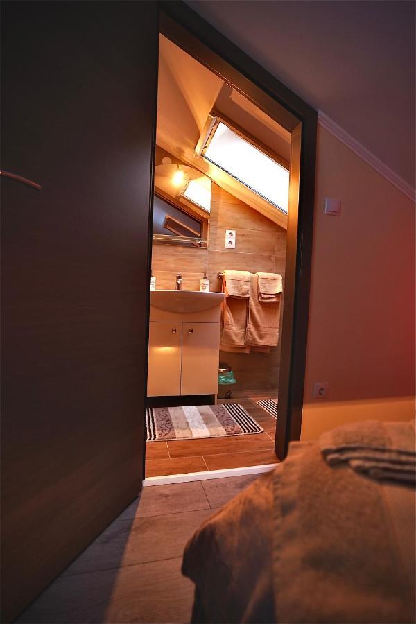 Bacchus Pub Es Panzio Bed & Breakfast Dunaharaszti Exterior photo